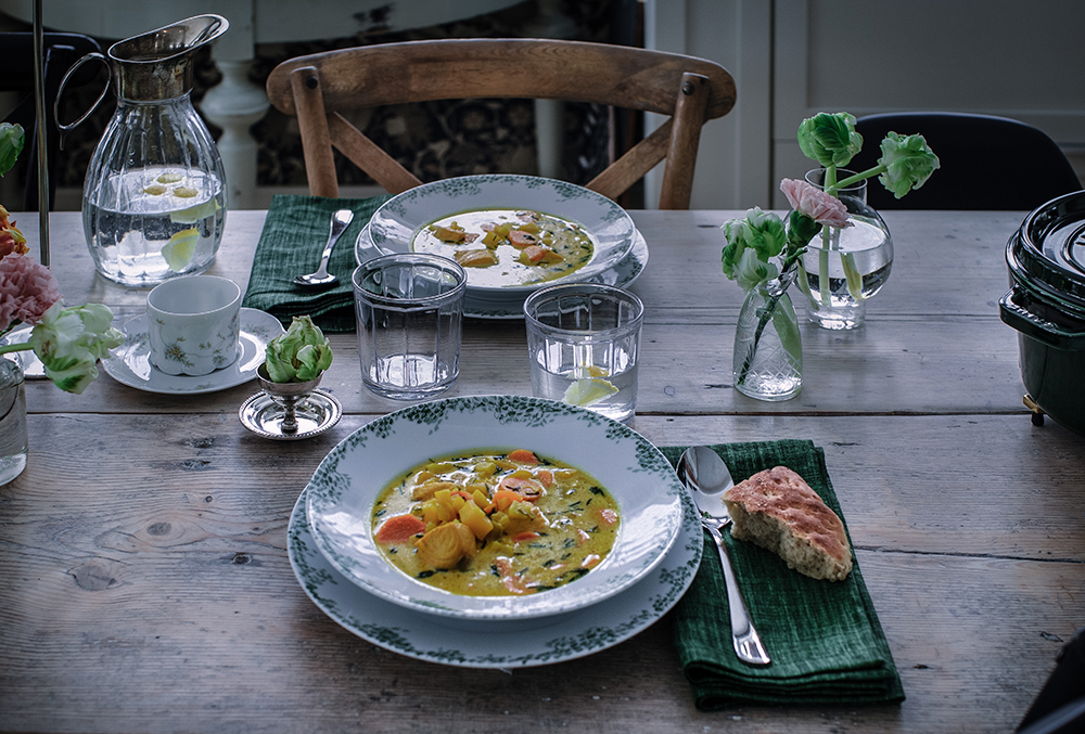 VÄRMANDE LAXGRYTA MED SAFFRAN OCH FÄNKÅL!